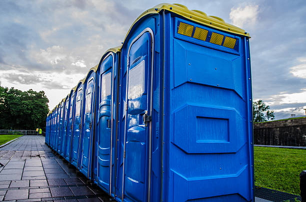 Porta potty delivery and setup in Medina, WA